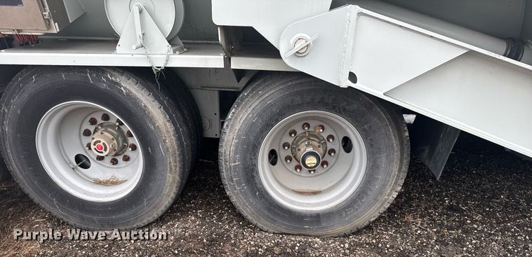 image for item NN9557 2014 Mertz Manufacturing 101893543 sand silo trailer