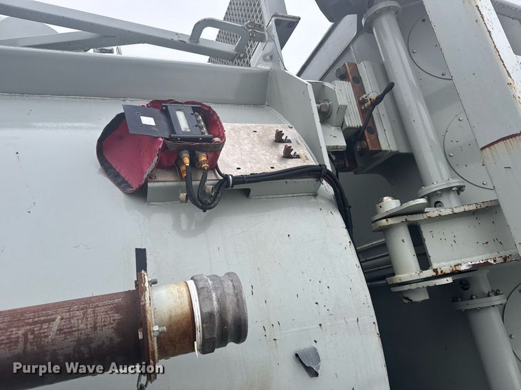 image for item NN9558 2014 Mertz Manufacturing 101893543 sand silo trailer