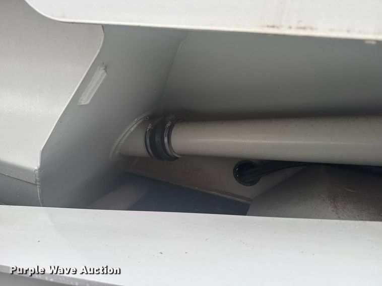 image for item NN9558 2014 Mertz Manufacturing 101893543 sand silo trailer