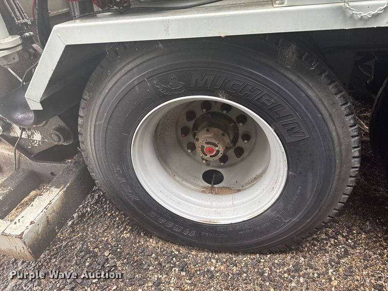 image for item NN9558 2014 Mertz Manufacturing 101893543 sand silo trailer