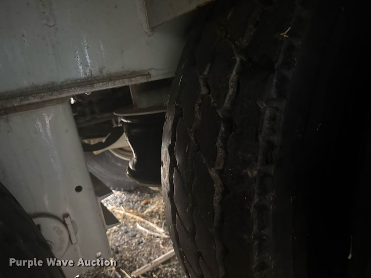 image for item NN9558 2014 Mertz Manufacturing 101893543 sand silo trailer