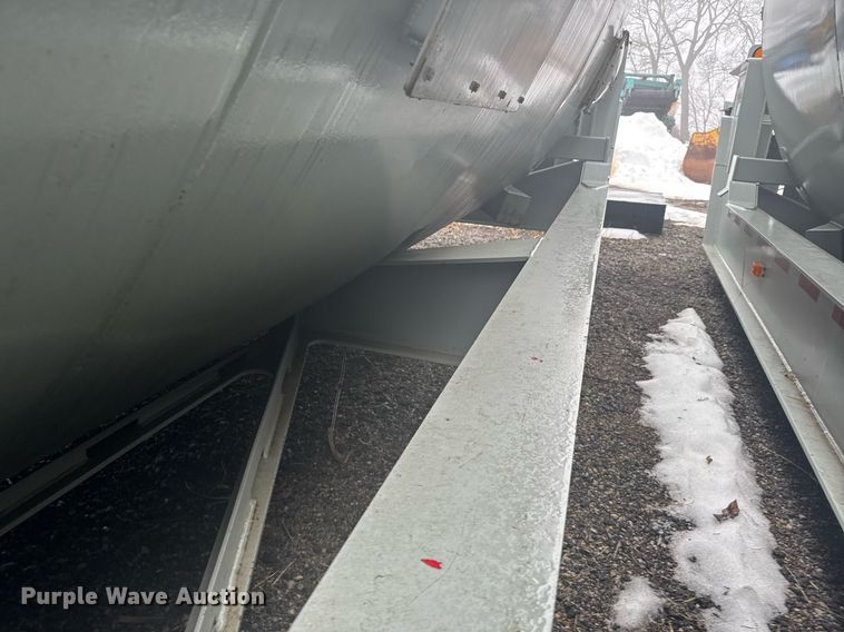 image for item NN9558 2014 Mertz Manufacturing 101893543 sand silo trailer