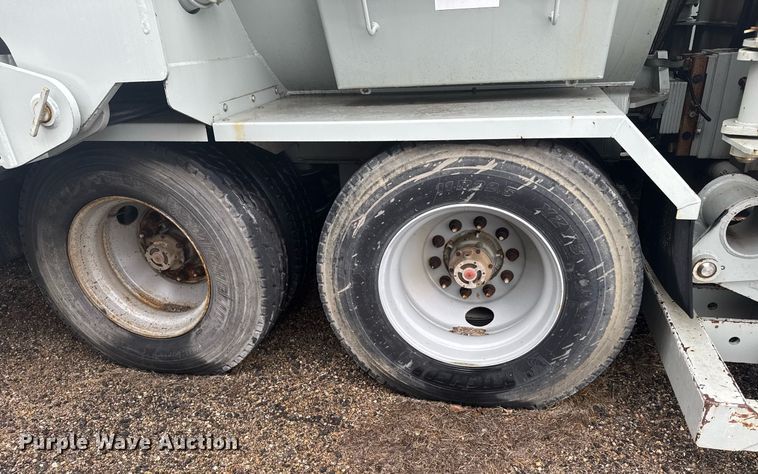 image for item NN9558 2014 Mertz Manufacturing 101893543 sand silo trailer