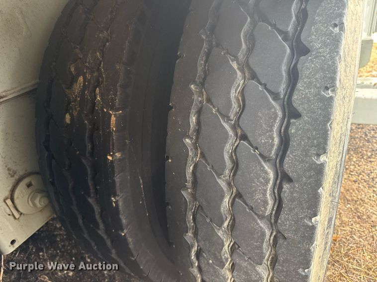 image for item NN9558 2014 Mertz Manufacturing 101893543 sand silo trailer