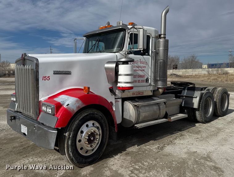 image for item NN9603 2003 Kenworth W900 semi truck