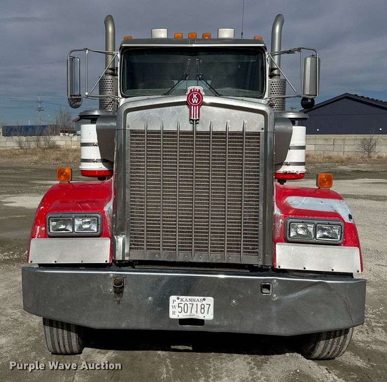 image for item NN9603 2003 Kenworth W900 semi truck