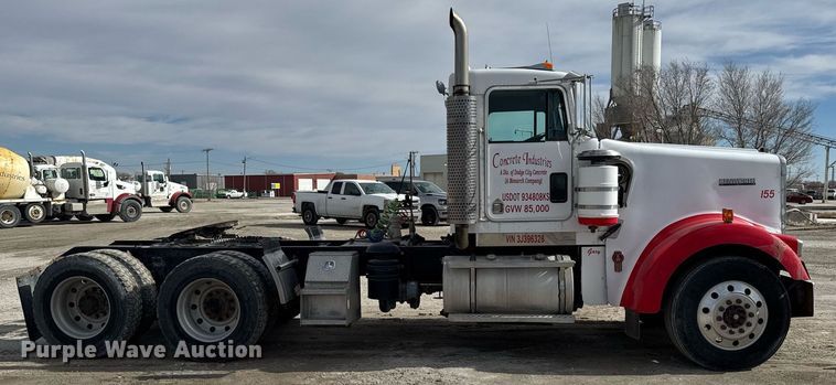 image for item NN9603 2003 Kenworth W900 semi truck