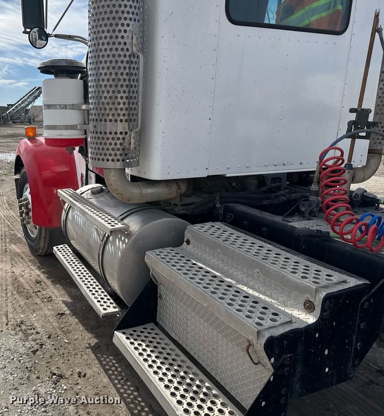 image for item NN9603 2003 Kenworth W900 semi truck