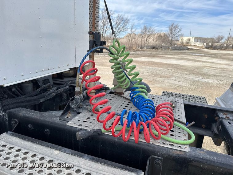 image for item NN9603 2003 Kenworth W900 semi truck