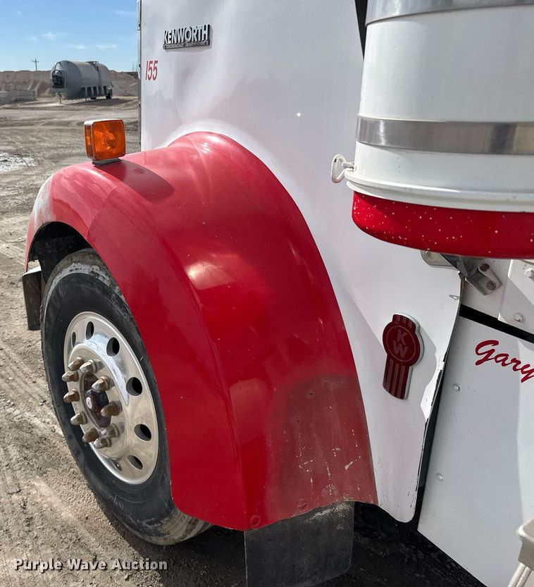 image for item NN9603 2003 Kenworth W900 semi truck