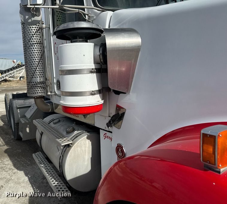 image for item NN9603 2003 Kenworth W900 semi truck