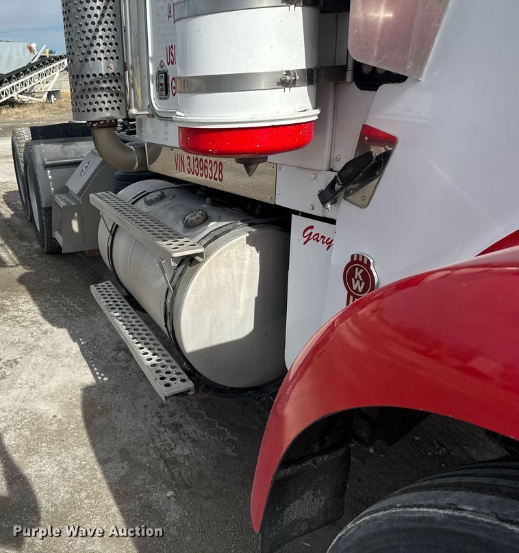 image for item NN9603 2003 Kenworth W900 semi truck