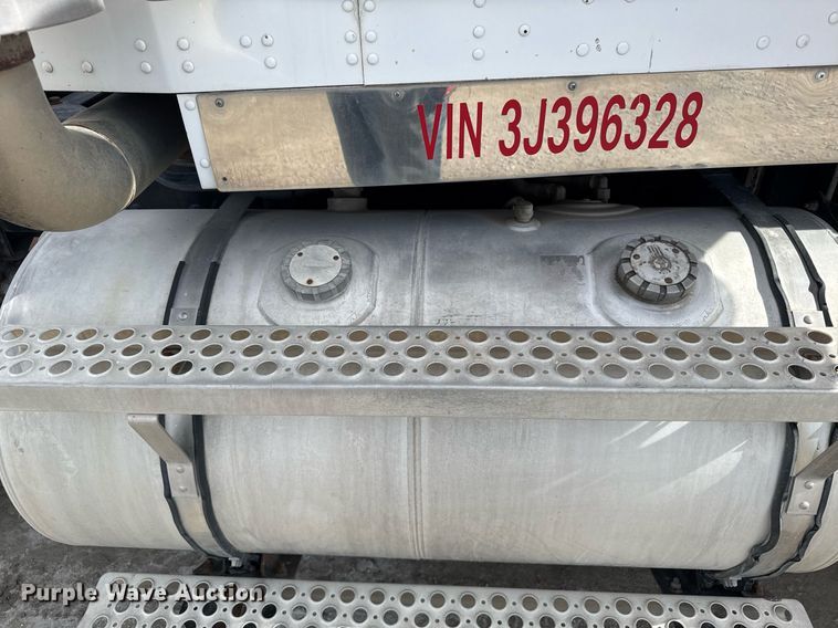 image for item NN9603 2003 Kenworth W900 semi truck