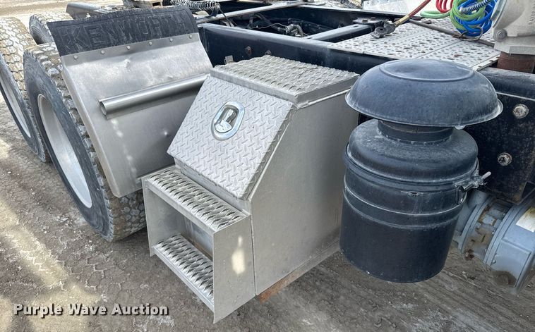 image for item NN9603 2003 Kenworth W900 semi truck