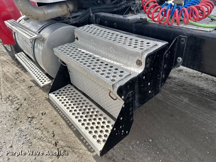 image for item NN9603 2003 Kenworth W900 semi truck