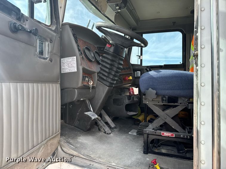 image for item NN9603 2003 Kenworth W900 semi truck