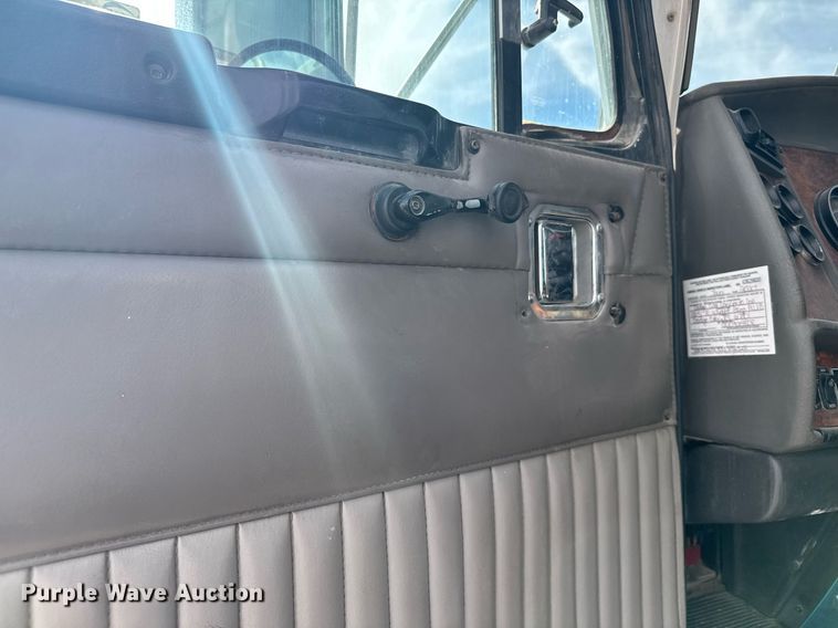 image for item NN9603 2003 Kenworth W900 semi truck