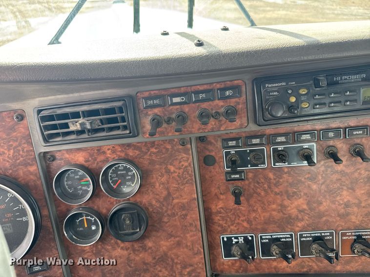 image for item NN9603 2003 Kenworth W900 semi truck