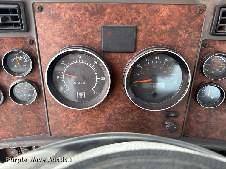 image for item NN9603 2003 Kenworth W900 semi truck