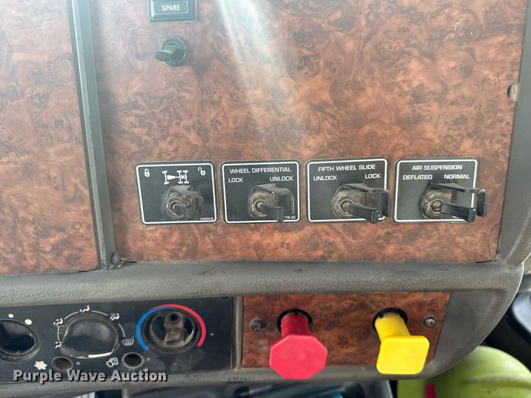 image for item NN9603 2003 Kenworth W900 semi truck