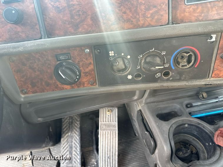 image for item NN9603 2003 Kenworth W900 semi truck