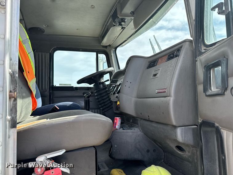 image for item NN9603 2003 Kenworth W900 semi truck