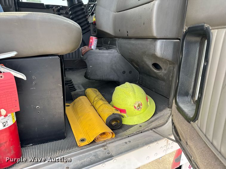 image for item NN9603 2003 Kenworth W900 semi truck