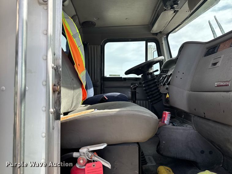 image for item NN9603 2003 Kenworth W900 semi truck