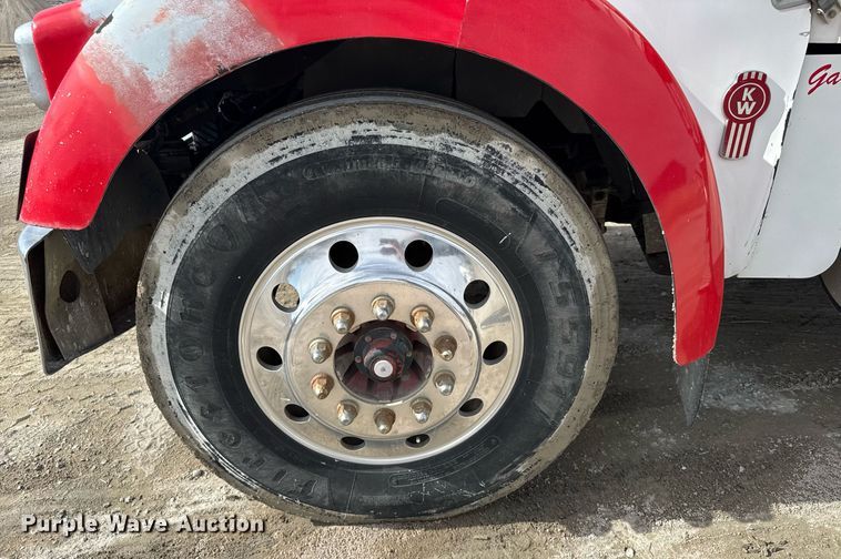 image for item NN9603 2003 Kenworth W900 semi truck