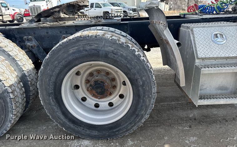 image for item NN9603 2003 Kenworth W900 semi truck