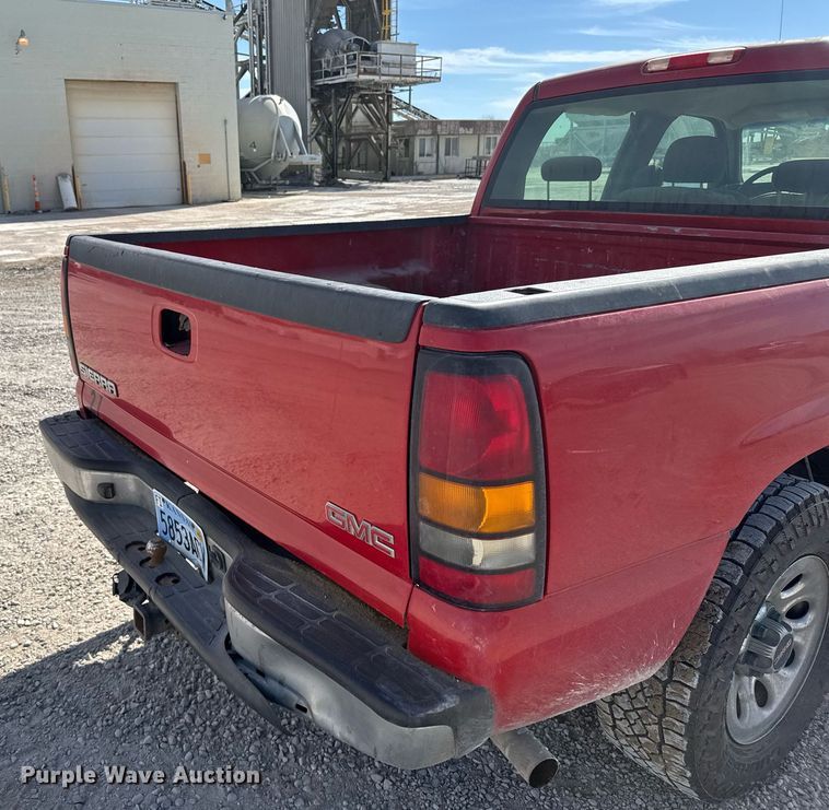 image for item NN9605 2007 GMC Sierra 1500 Crew Cab pickup truck