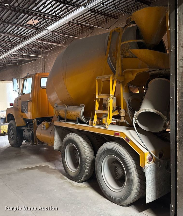 image for item NN9608 1980 Ford 8000 ready mix truck