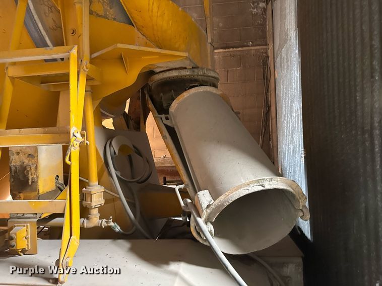 image for item NN9608 1980 Ford 8000 ready mix truck