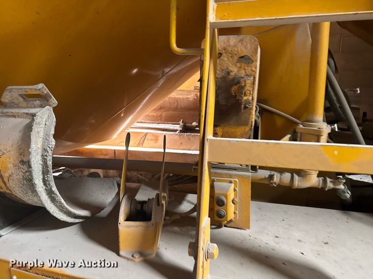 image for item NN9608 1980 Ford 8000 ready mix truck