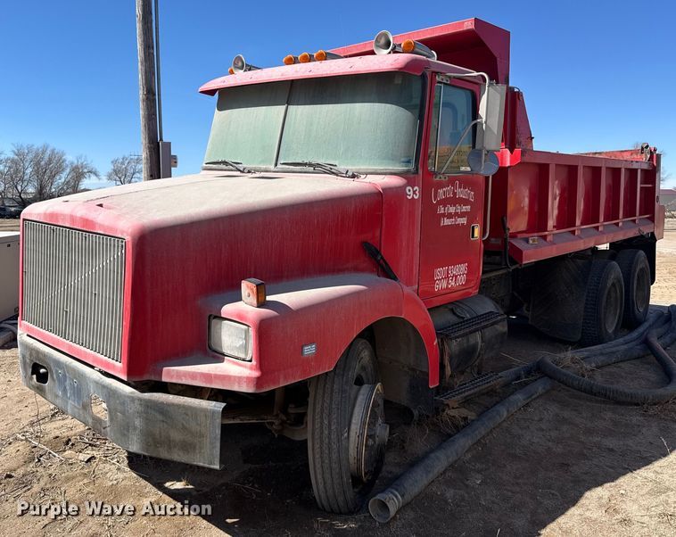 image for item NN9610 1990 White GMC dump truck