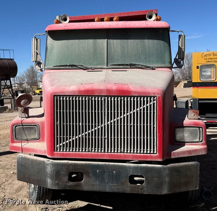 image for item NN9610 1990 White GMC dump truck
