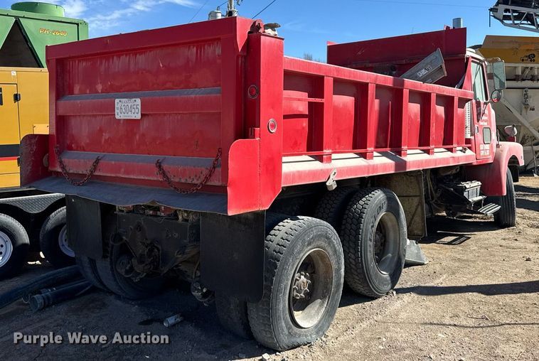 image for item NN9610 1990 White GMC dump truck