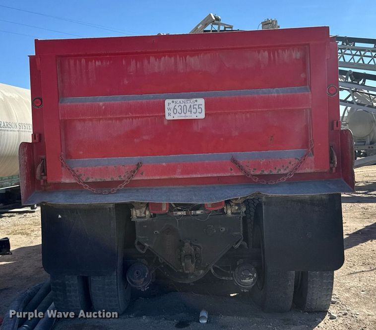 image for item NN9610 1990 White GMC dump truck