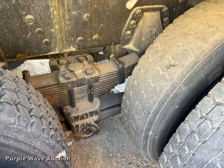 image for item NN9610 1990 White GMC dump truck