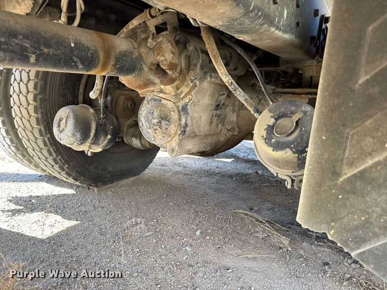 image for item NN9610 1990 White GMC dump truck