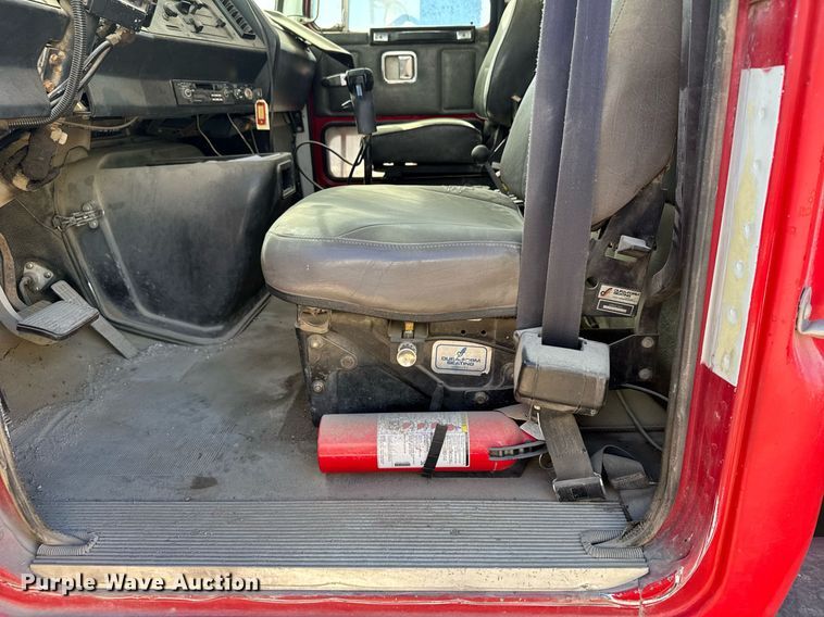 image for item NN9610 1990 White GMC dump truck