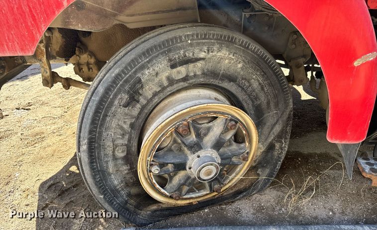 image for item NN9610 1990 White GMC dump truck