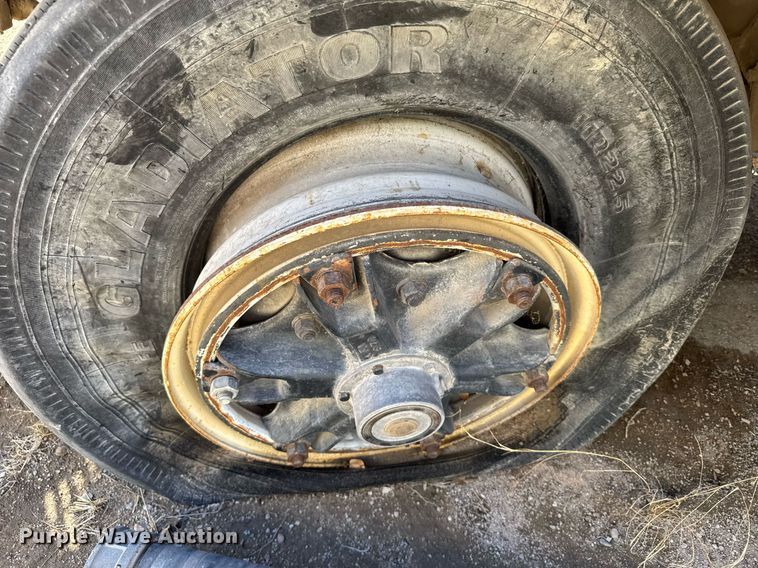 image for item NN9610 1990 White GMC dump truck