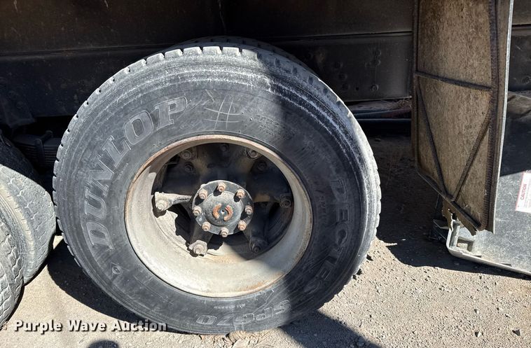 image for item NN9610 1990 White GMC dump truck