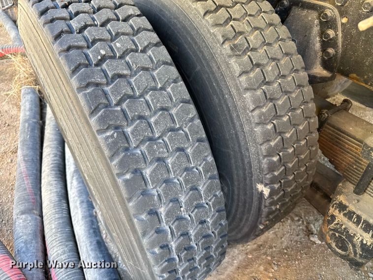 image for item NN9610 1990 White GMC dump truck