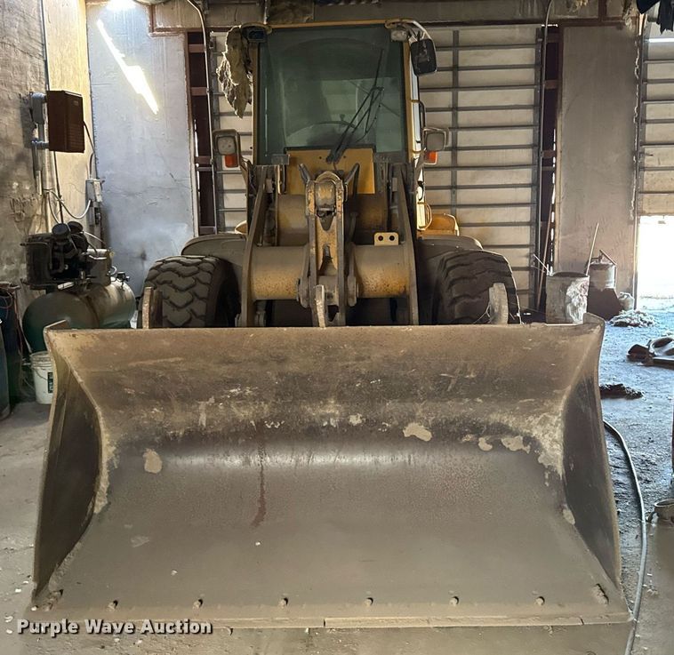 image for item NN9611 1997 John Deere 444H wheel loader