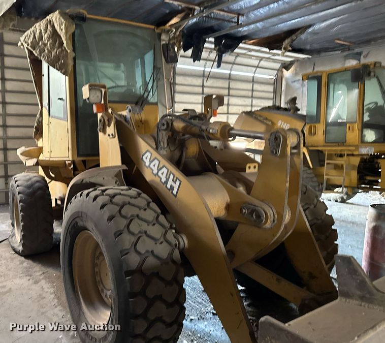 image for item NN9611 1997 John Deere 444H wheel loader
