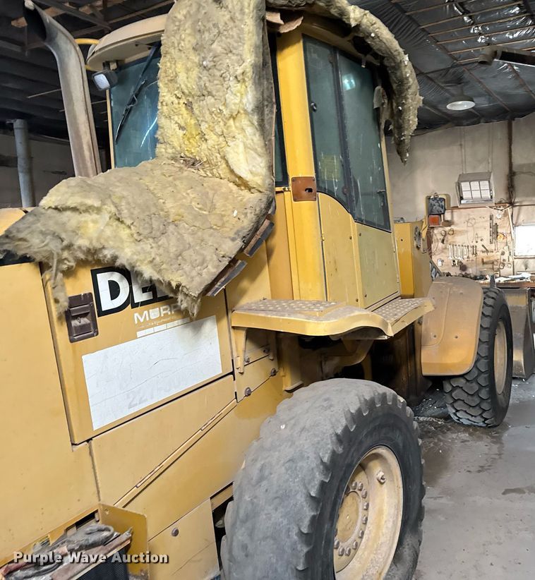 image for item NN9611 1997 John Deere 444H wheel loader