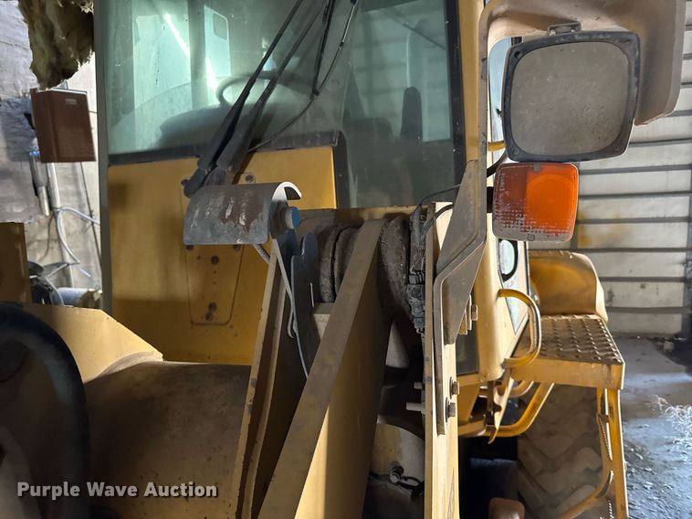 image for item NN9611 1997 John Deere 444H wheel loader