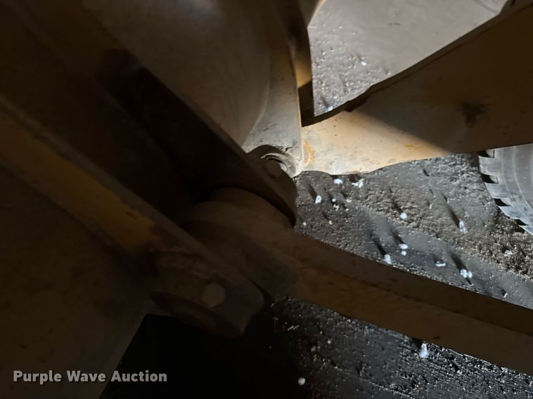 image for item NN9611 1997 John Deere 444H wheel loader